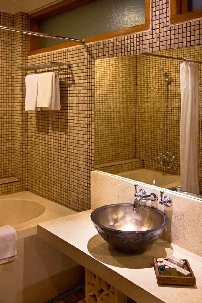 Villa Damar Boutique Hotel Bandung Eksteriør billede