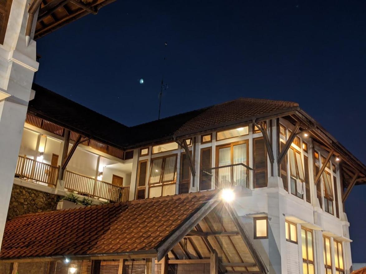 Villa Damar Boutique Hotel Bandung Eksteriør billede