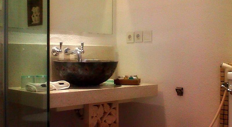 Villa Damar Boutique Hotel Bandung Eksteriør billede